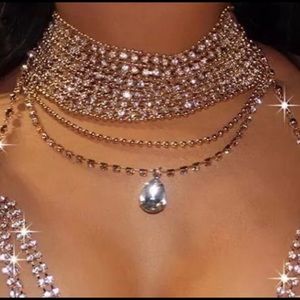 SPARKLY DIAMOND NECKLACE